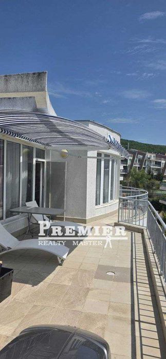 Продава се уютен апартамент с две спални и гледка към морето