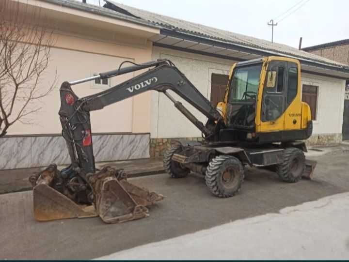 Сотилади экскаватор Volvo 55 2002 йил