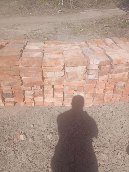 Красный кирпич.  .