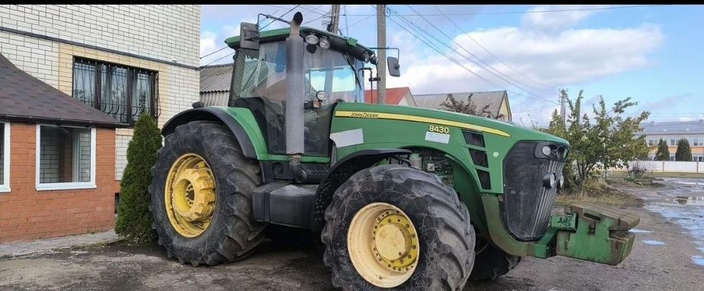 Трактор John Deere 8430