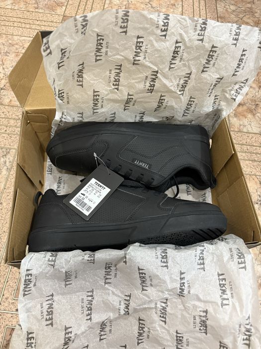 Кроссовки Termit 42 размера