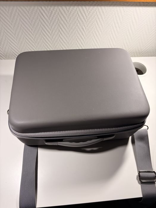 DJI NEO, Hub + 3 baterii + multe accesorii