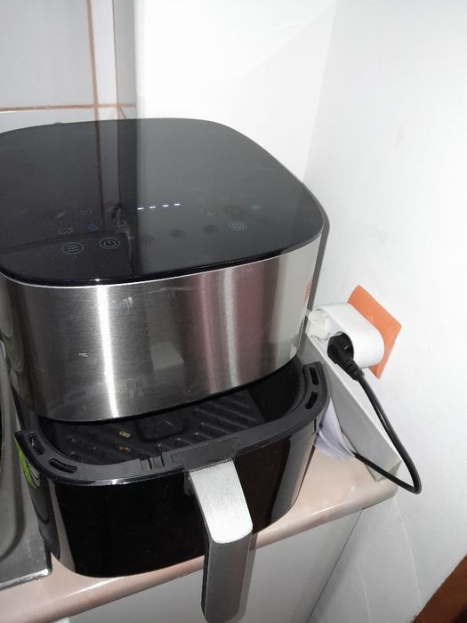 Cuptor electric nou.