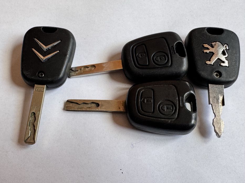 Оригинален ключ за Peugeot Citroen с платка