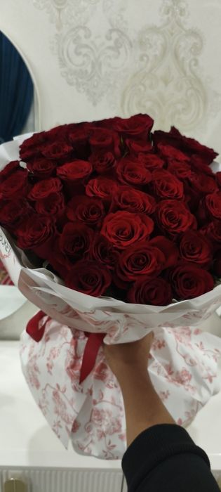 Продаюстя Роза цветы 51роза