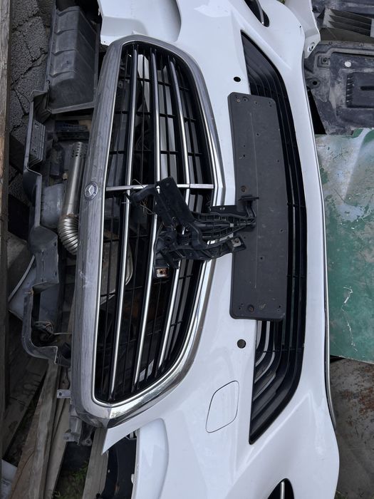 Mercedes-Benz E-Class бампер передний и задний