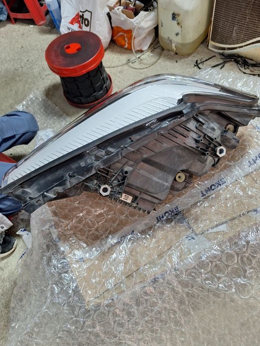 BMW G30 десен фар оборудван