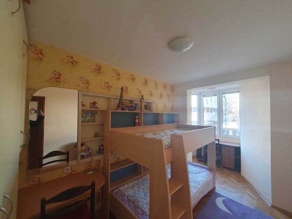 Дава се под наем Тристаен апартамент в Бургас, Център - 85 кв.м за 500 € - Снимка #1