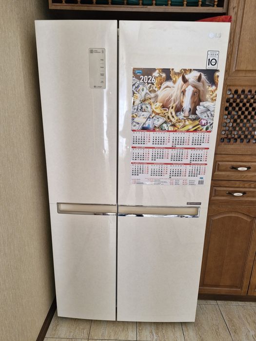 Холодильник с морозильником