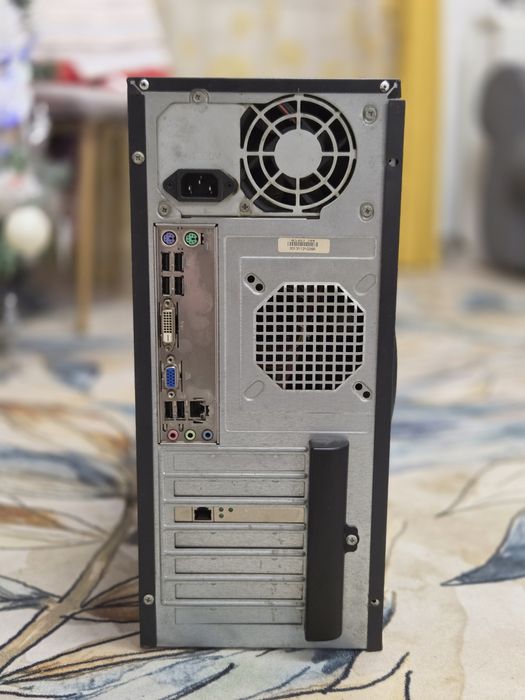 Unitate PC / Gata de funcționare / Windows 10 / Preț FIX!