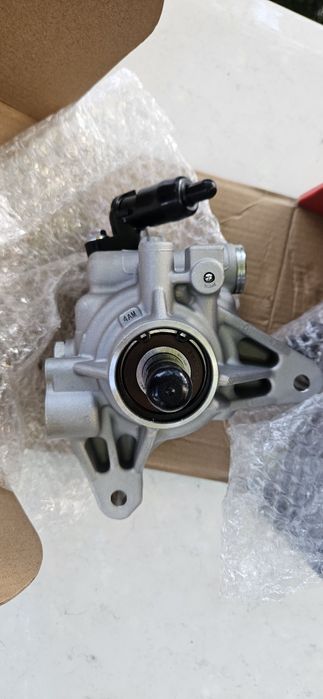 Насос гур Acura RDX  2007 г.в.