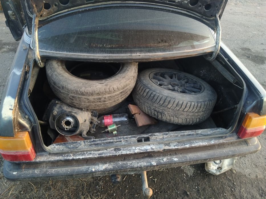 Продам по запчастям ауди 100с3