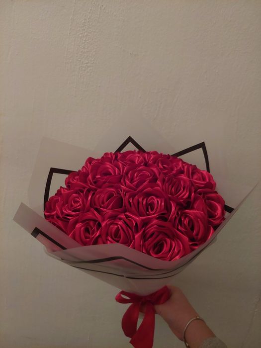 Вечни рози (сатенени рози)