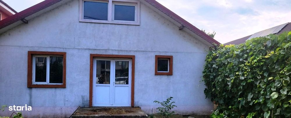 Locuinţă cu 2 corpuri- Mărăcineni, Strada Principală (Grădi Gărgăriţa)