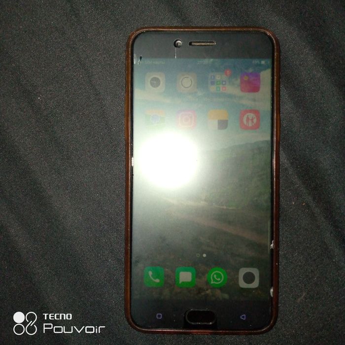 Продам телефон OPPO  а77