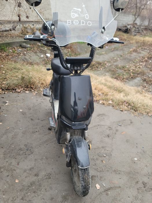 Elektro skuter holati yahshi minib yuribman 30 km dan kup yuryapti