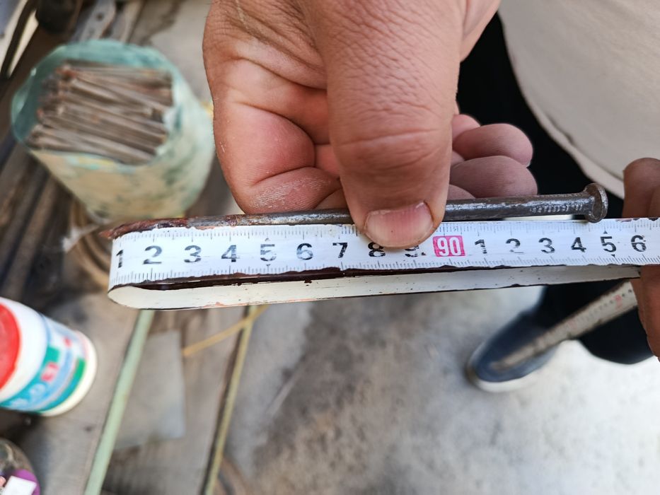 Продам гвозди 150 мм толщина 5 мм СССР есть около 10 кг