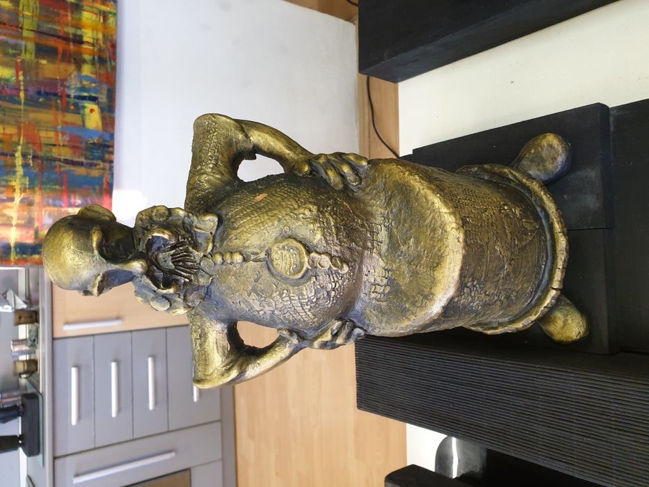 Vand statuete lemn, bronz, caramica de dimensiuni 30 45 de cm