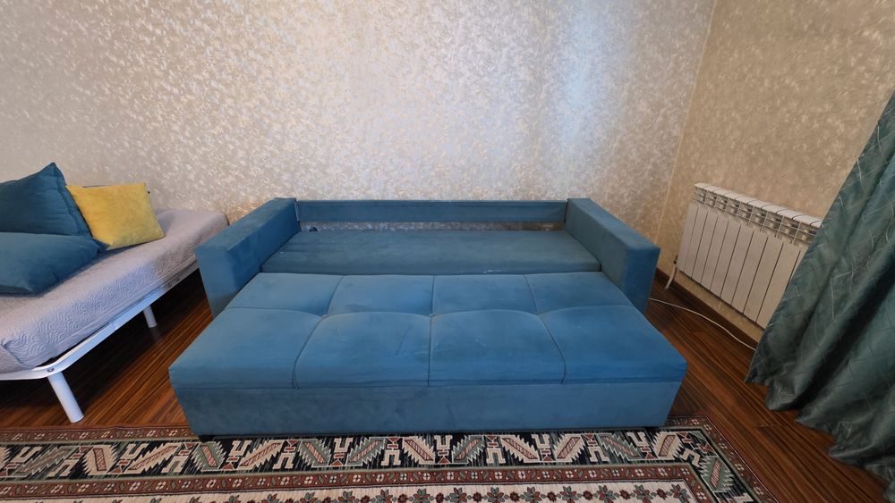 Продам диван 210 м ширина.