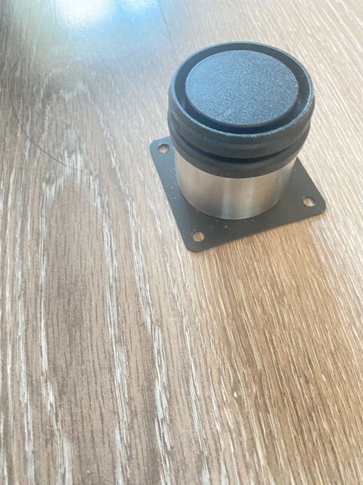 Продам регулируемые ножки для мебели