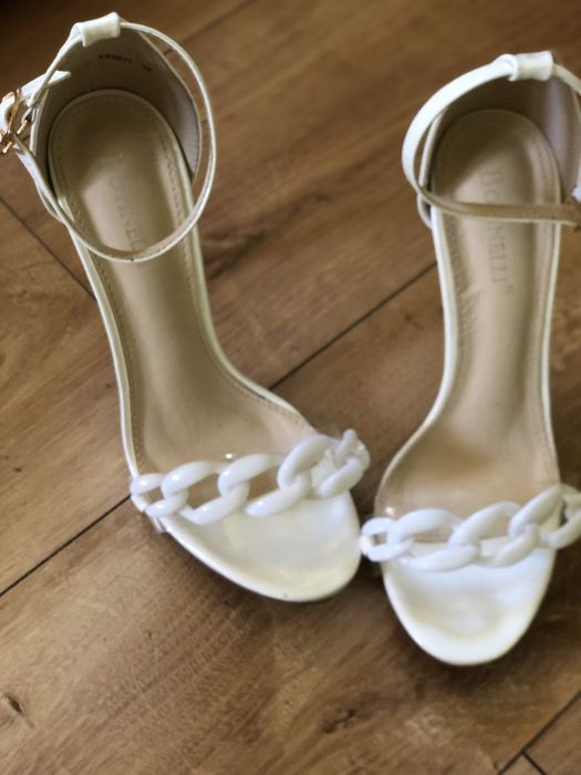 Дамски обувки /токчета