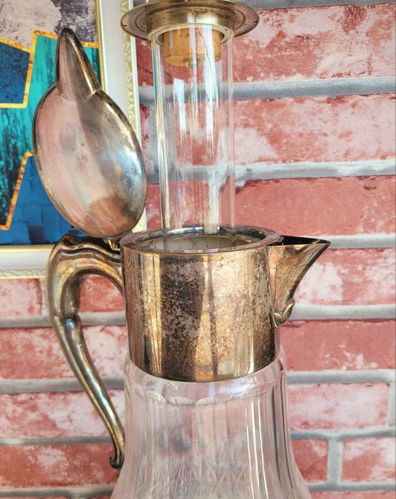 Старинный графин