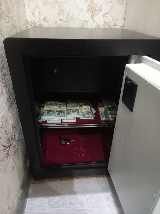 Seyf sotiladi holati yangi qumlik seyf olovda yonib ketmaydi  ichidagi