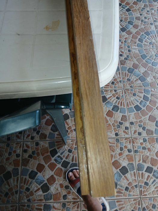 Praguri usa de vanzare din lemn funiruit.