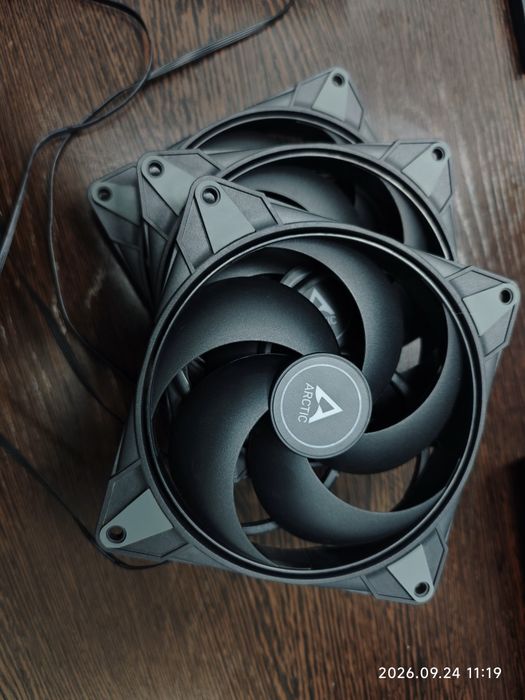 Кулера Arctic P14 Max в идеальном состоянии