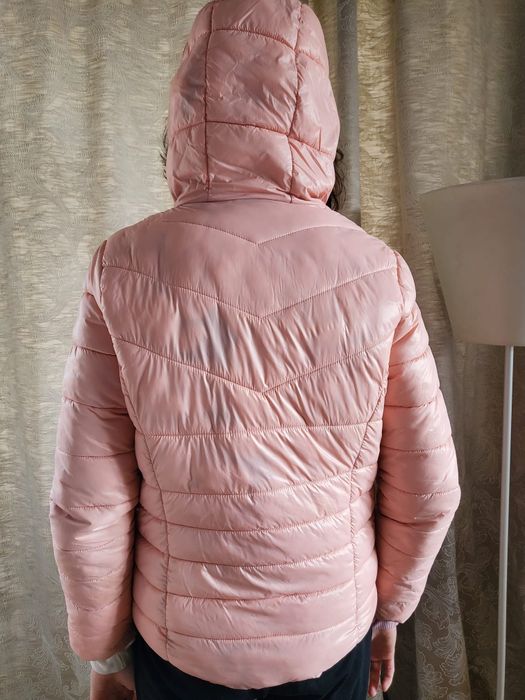 Geaca de toamnă-primăvară cu gluga