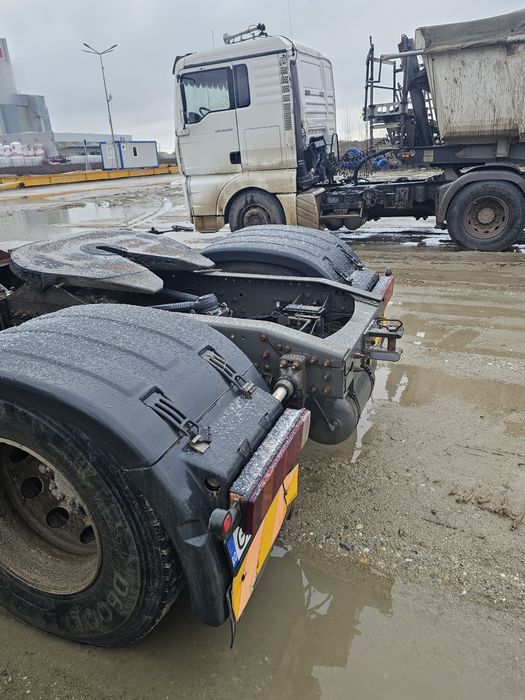 Cap tractor volvo