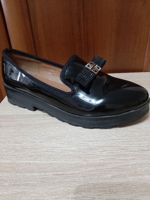 Женская обувь в ассортименте