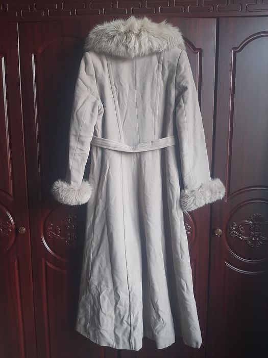 Пальто длинные почти новое 100% Кашмир Итальянское натуральная