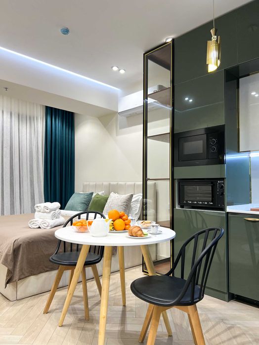 Светлая дизайнерская студия на 16 этаже в ЖК Modera Towers суточно