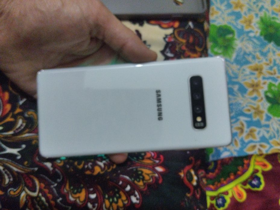 Samsung s10+ 8/512