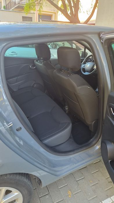 Vând renault clio