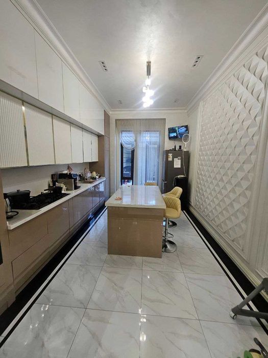 Дом в стиле неоклассика — Мирзо Улугбекский район, махалля Амир Темур