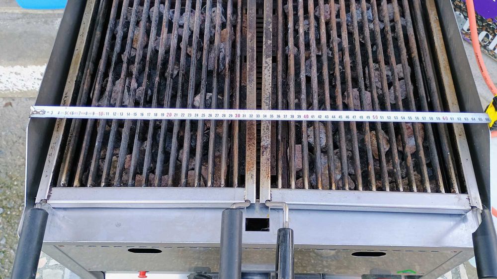 Газова скара с волканични камъни