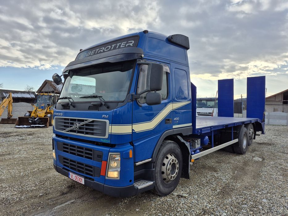 Camion volvo autoplatforma