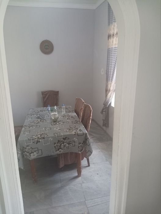 Ошхона ,магазин, нонвойхон Нурота тумани Дехкон бозори ичида жойлашга