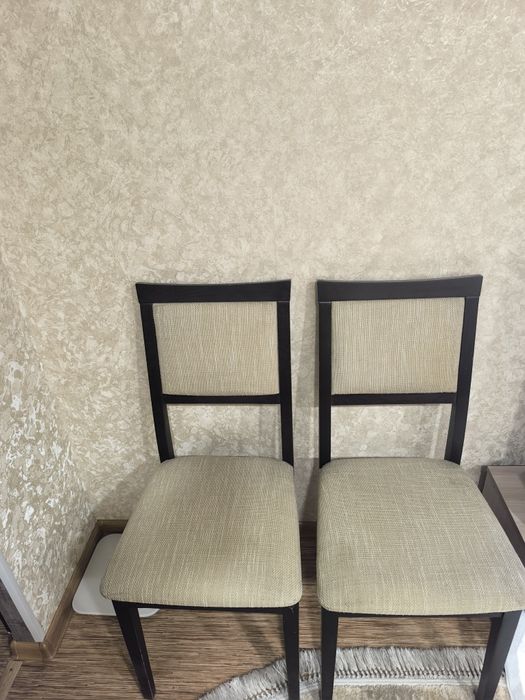 Продаю комплект (стол стулья)