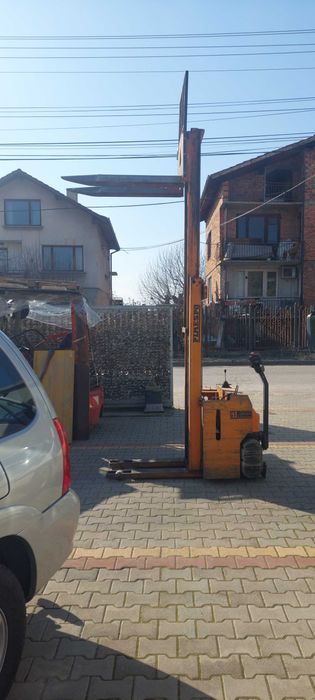 Високопвдигач самоходен Pimespo на акумолатори 1.5т -3метра