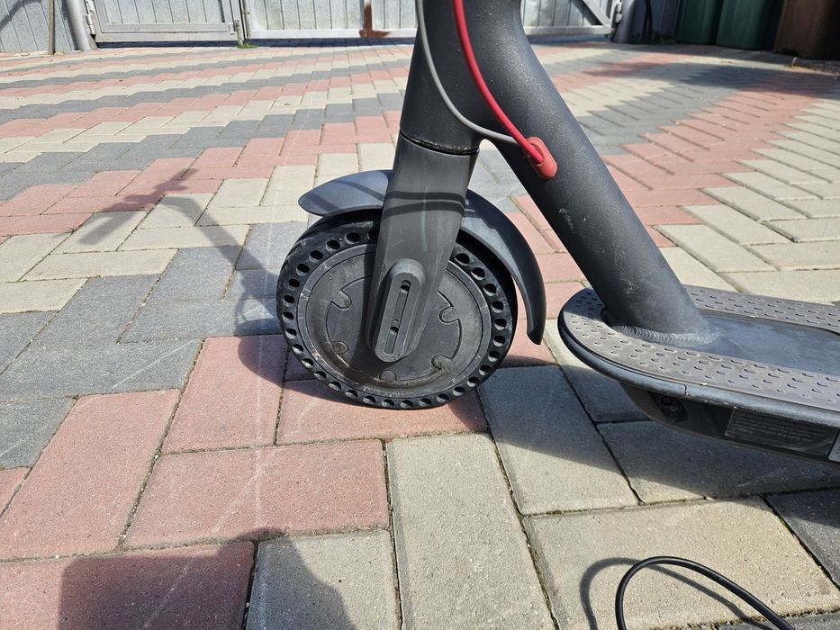 Vând trotineta electrica