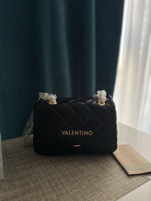 Geanta Valentino noua oferta azi