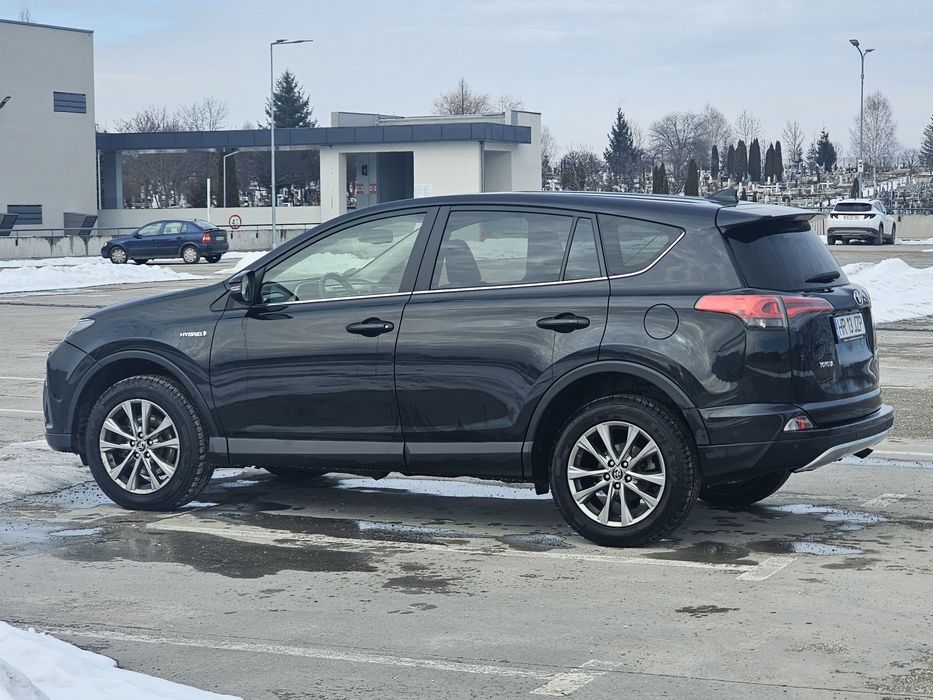 Toyota RAV4 Hybrid 2016 (Prima înmatriculare 2018)