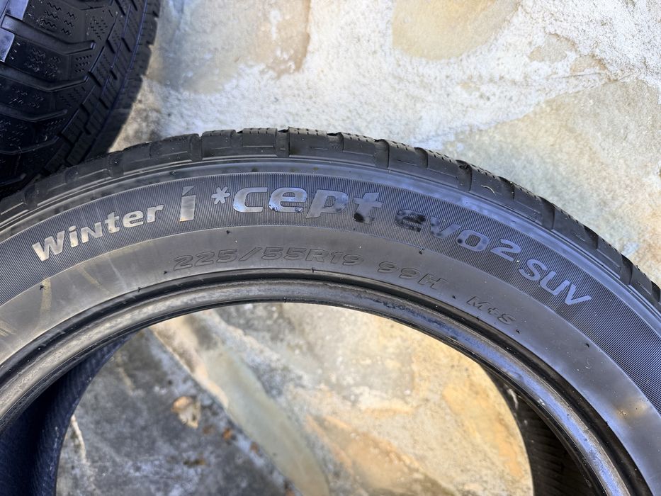 Set Anvelope iarna Hankook 225 55 19
