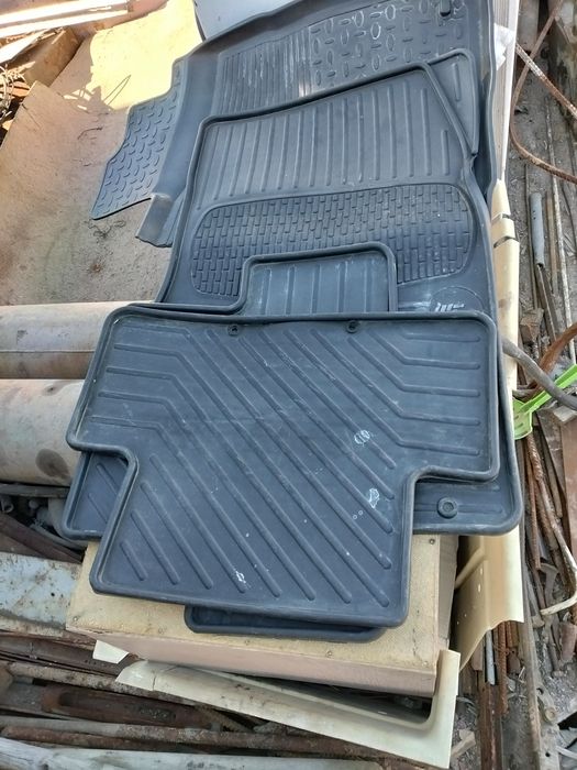 Продам запчасти на Мерседес Сешку