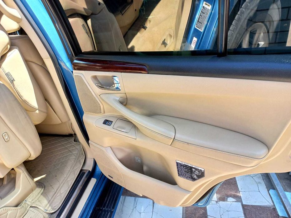 Продам LEXUS LX570