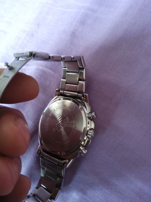 Casio edifice efv-600d-2avuef часовник