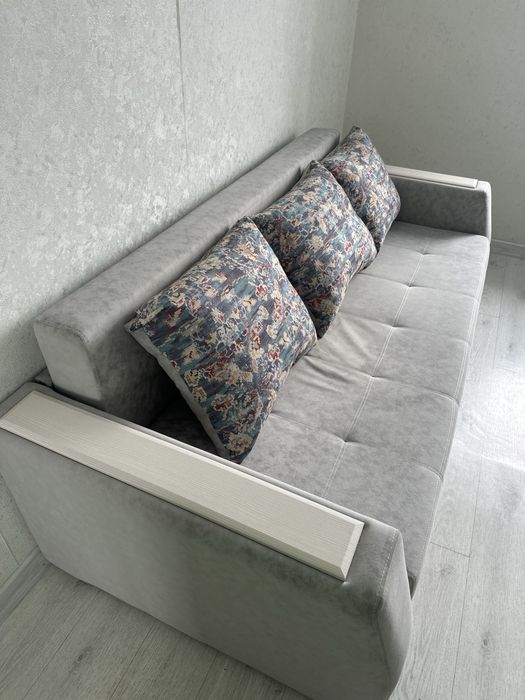 Диван 2.30м 1.65